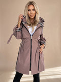 Luisa | Manteau Trench Moderne pour Femmes avec Capuche à Carreaux, Ceinture à la Taille, Fermeture Éclair