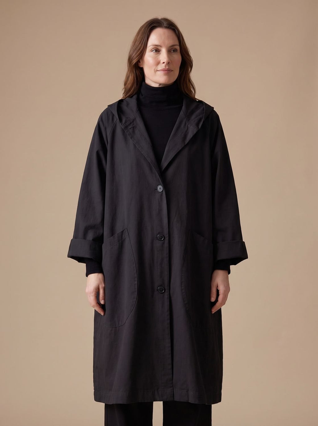 Annika | Manteau long oversize à capuche pour femmes avec patte de boutonnage et poches plaquées