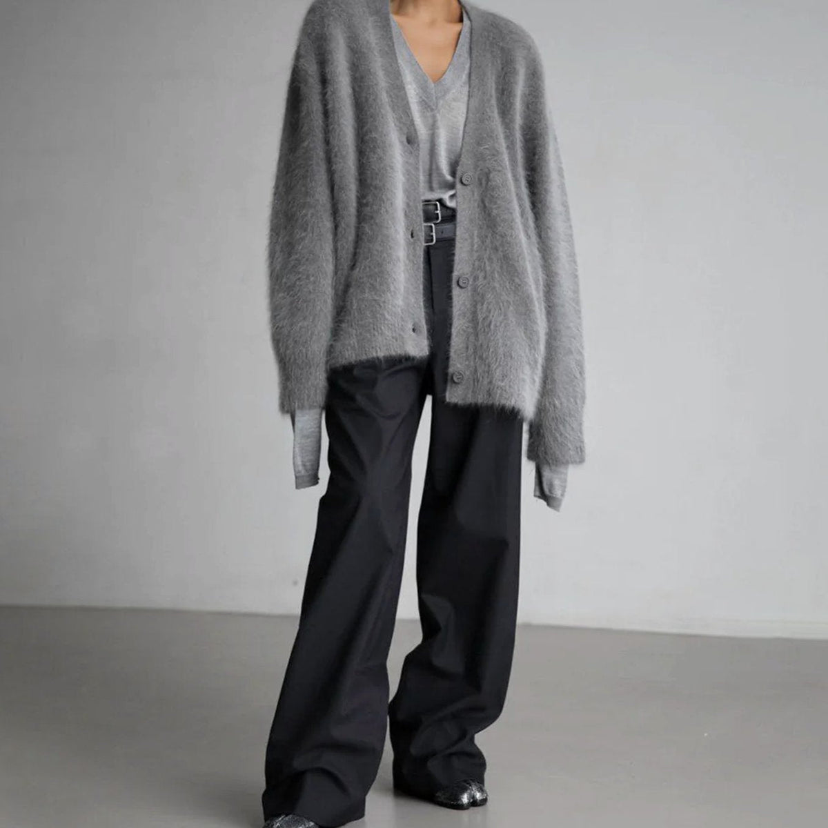 Elfriede | Veste en maille oversized pour femmes avec décolleté en V et boutons