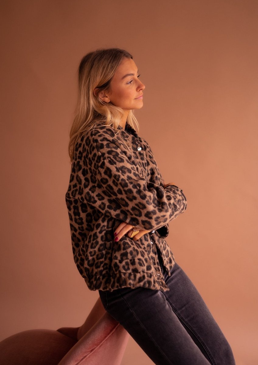 Luisa | Veste matelassée oversize pour femmes motif léopard à boutons-pression