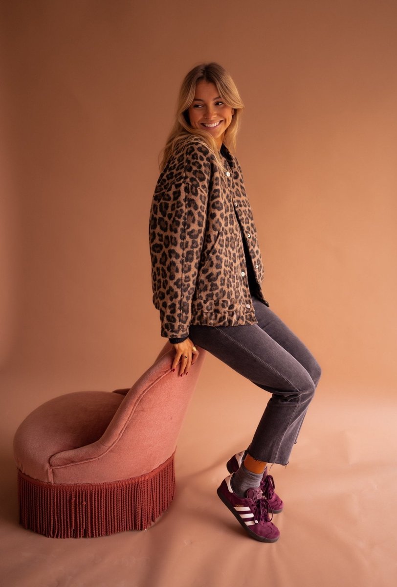 Luisa | Veste matelassée oversize pour femmes motif léopard à boutons-pression