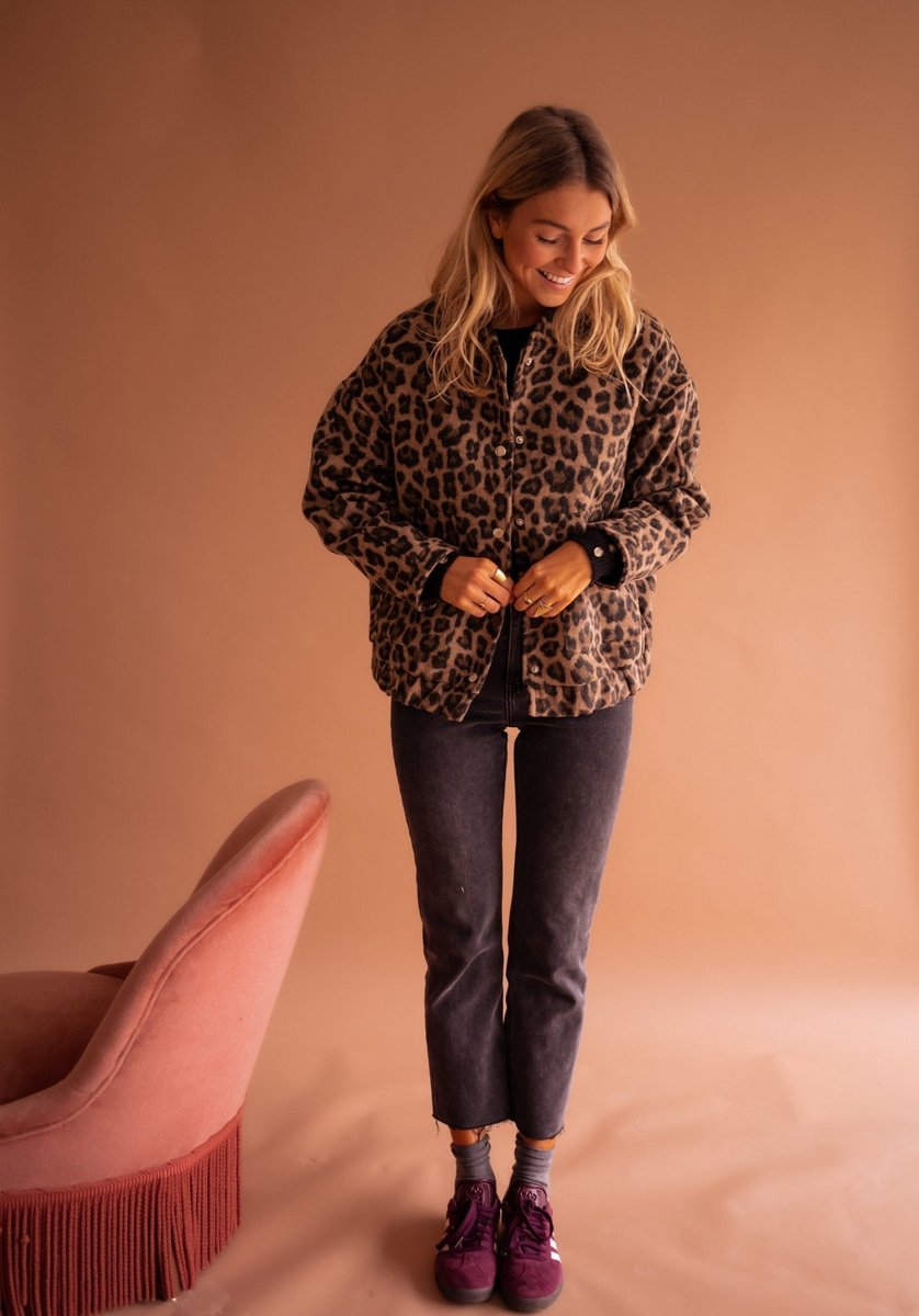 Luisa | Veste matelassée oversize pour femmes motif léopard à boutons-pression