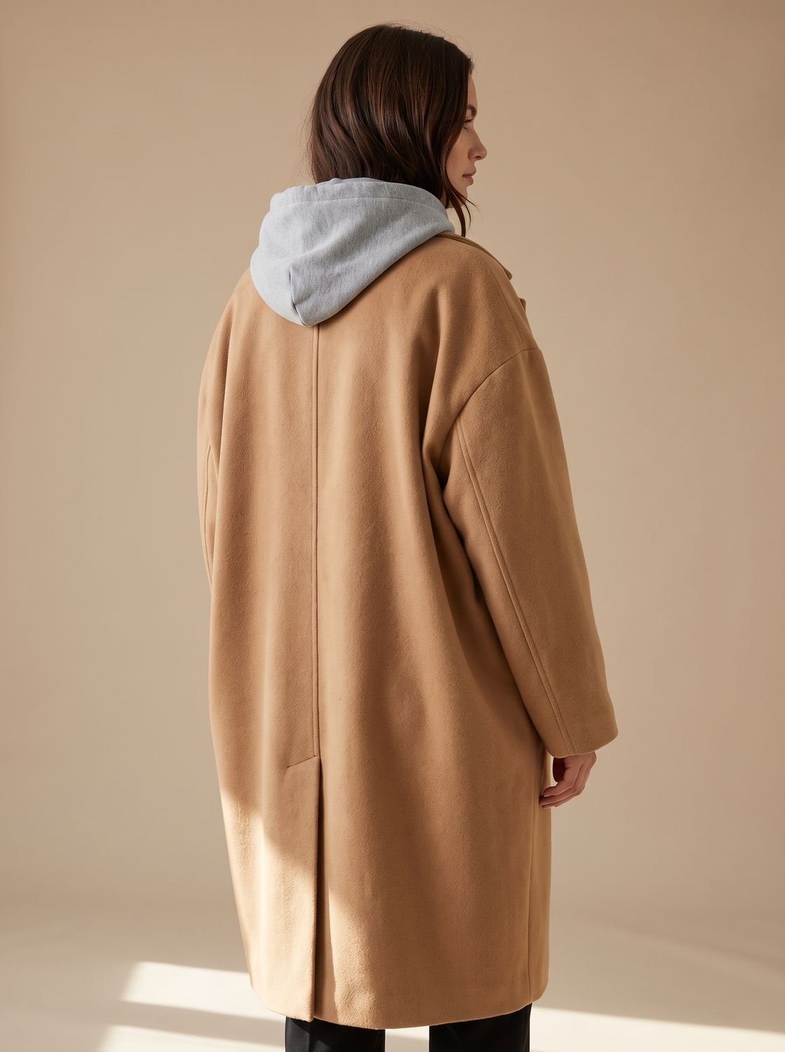 Frieda | Manteau oversized en laine pour femmes avec patte de boutonnage et doublure contrastante