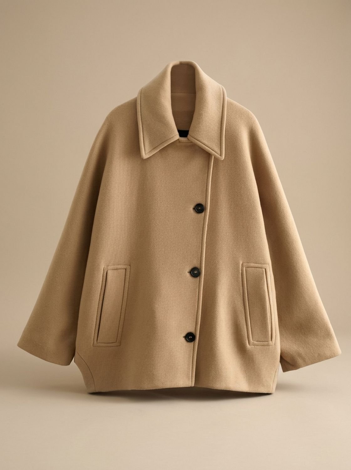 Frieda | Manteau oversized en laine pour femmes avec patte de boutonnage et doublure contrastante