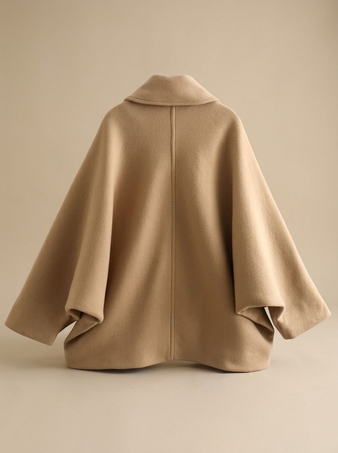 Frieda | Manteau oversized en laine pour femmes avec patte de boutonnage et doublure contrastante