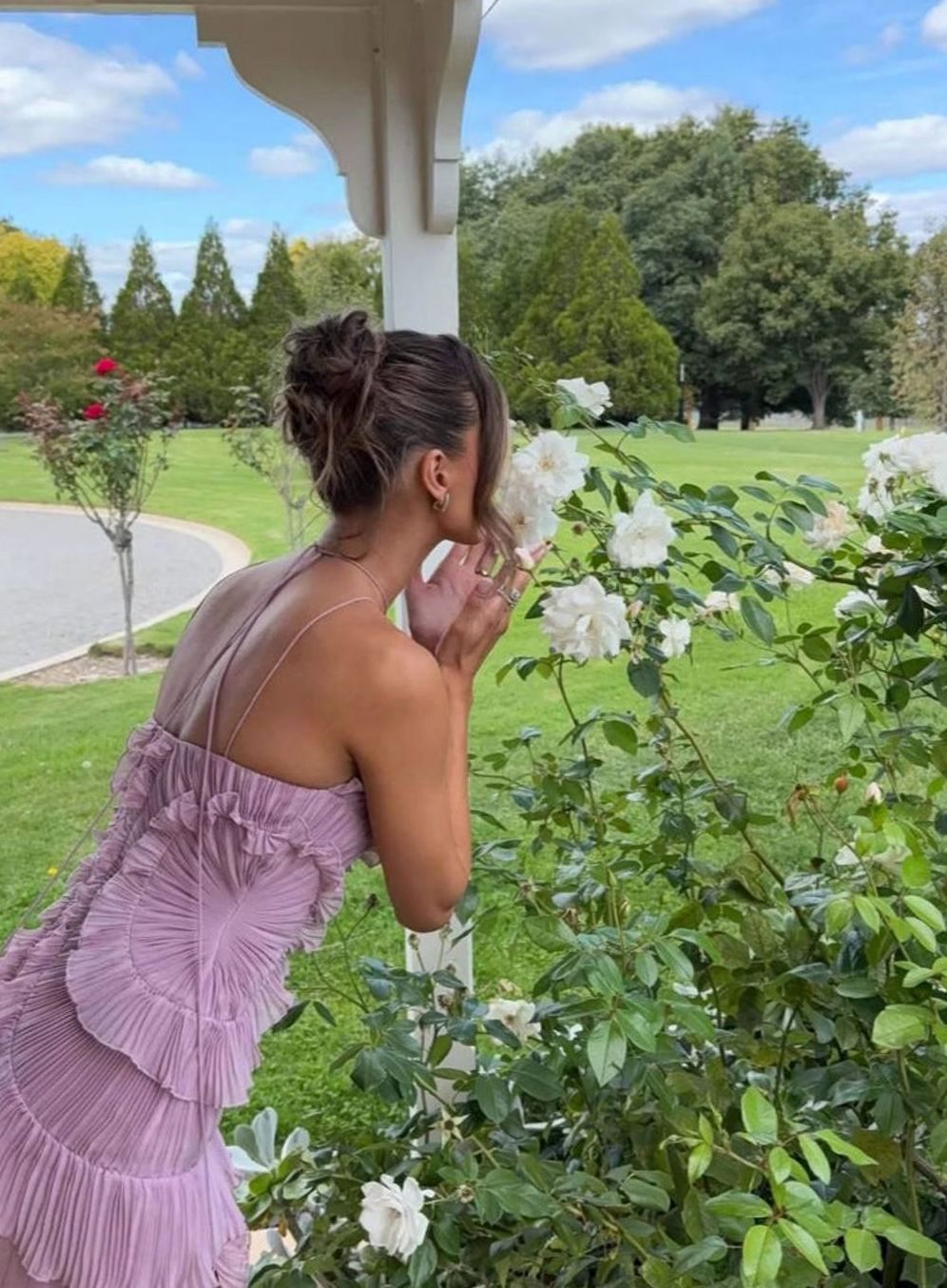 Charlotte | Robe Maxi Plissée Femme avec Volants et Col Croisé