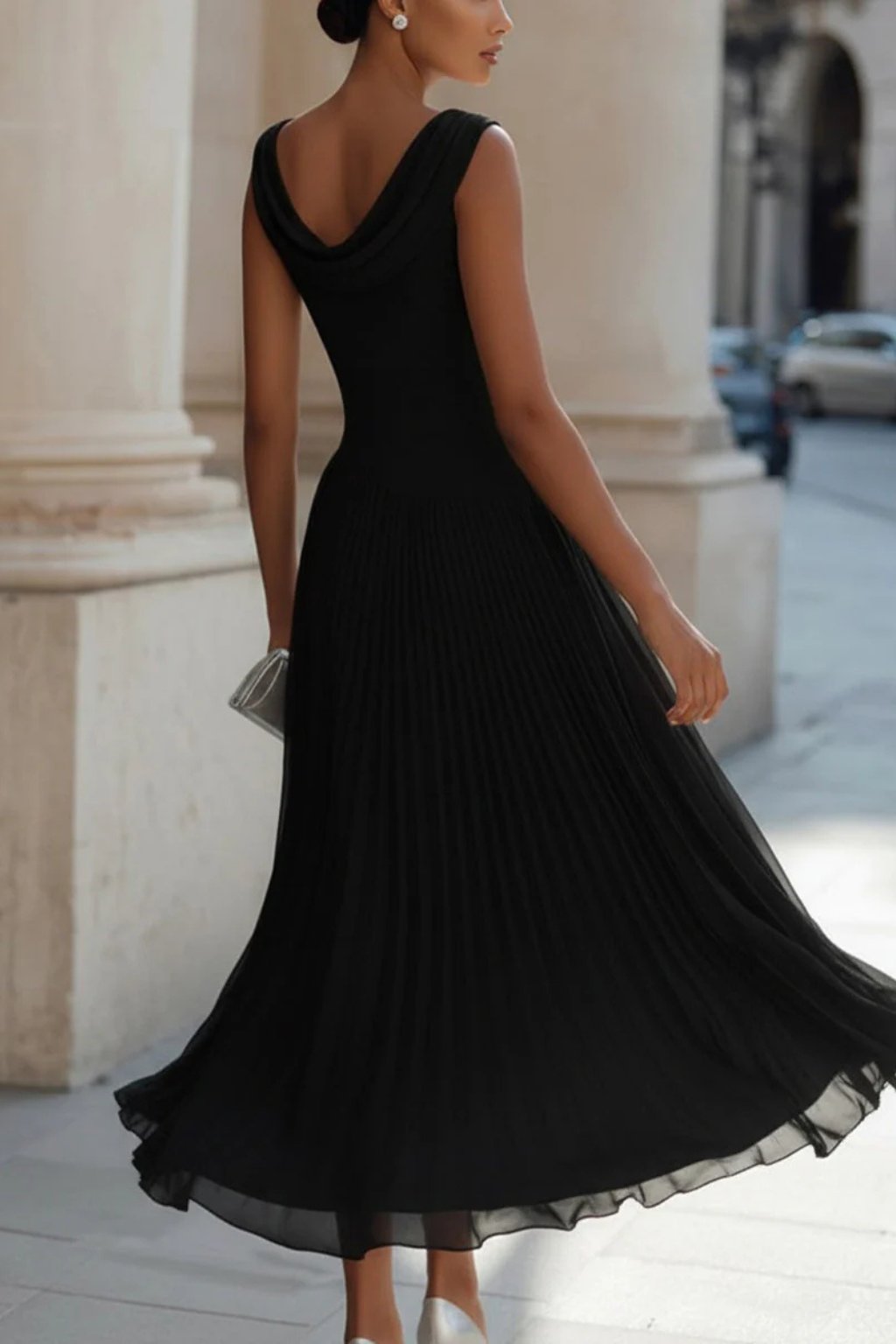 Lena | Robe Midi A-Ligne Sans Manches avec Décolleté Cascade