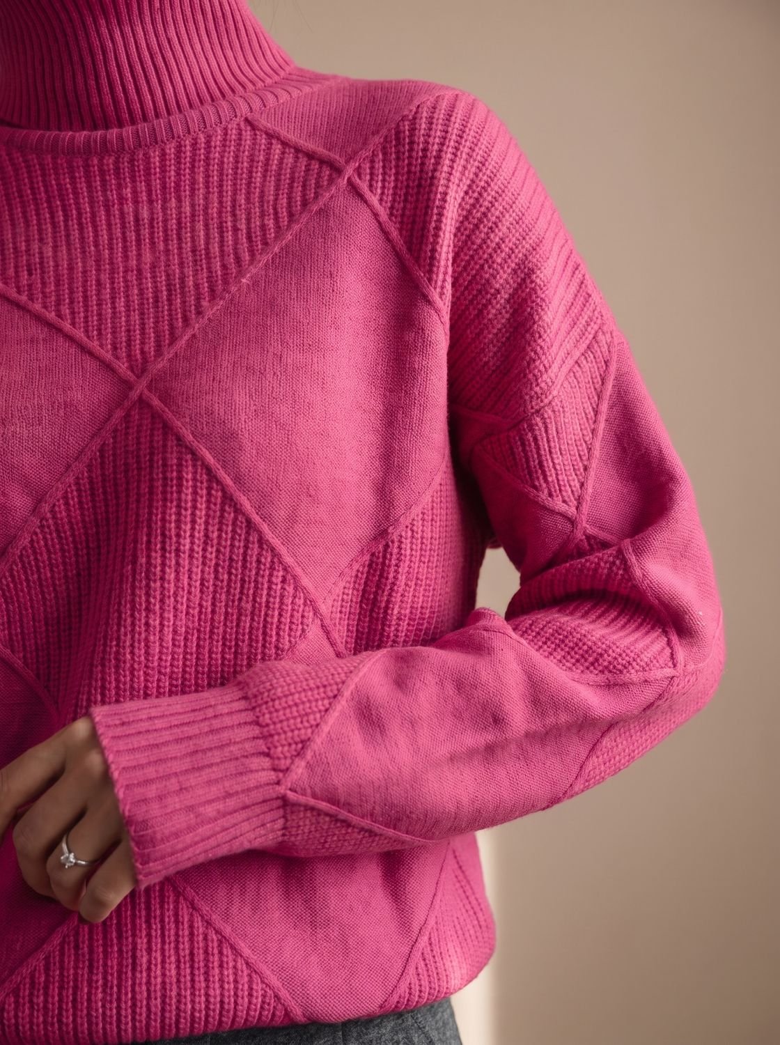 Katharina | Pull à col roulé pour femmes avec motif tricot géométrique à manches longues
