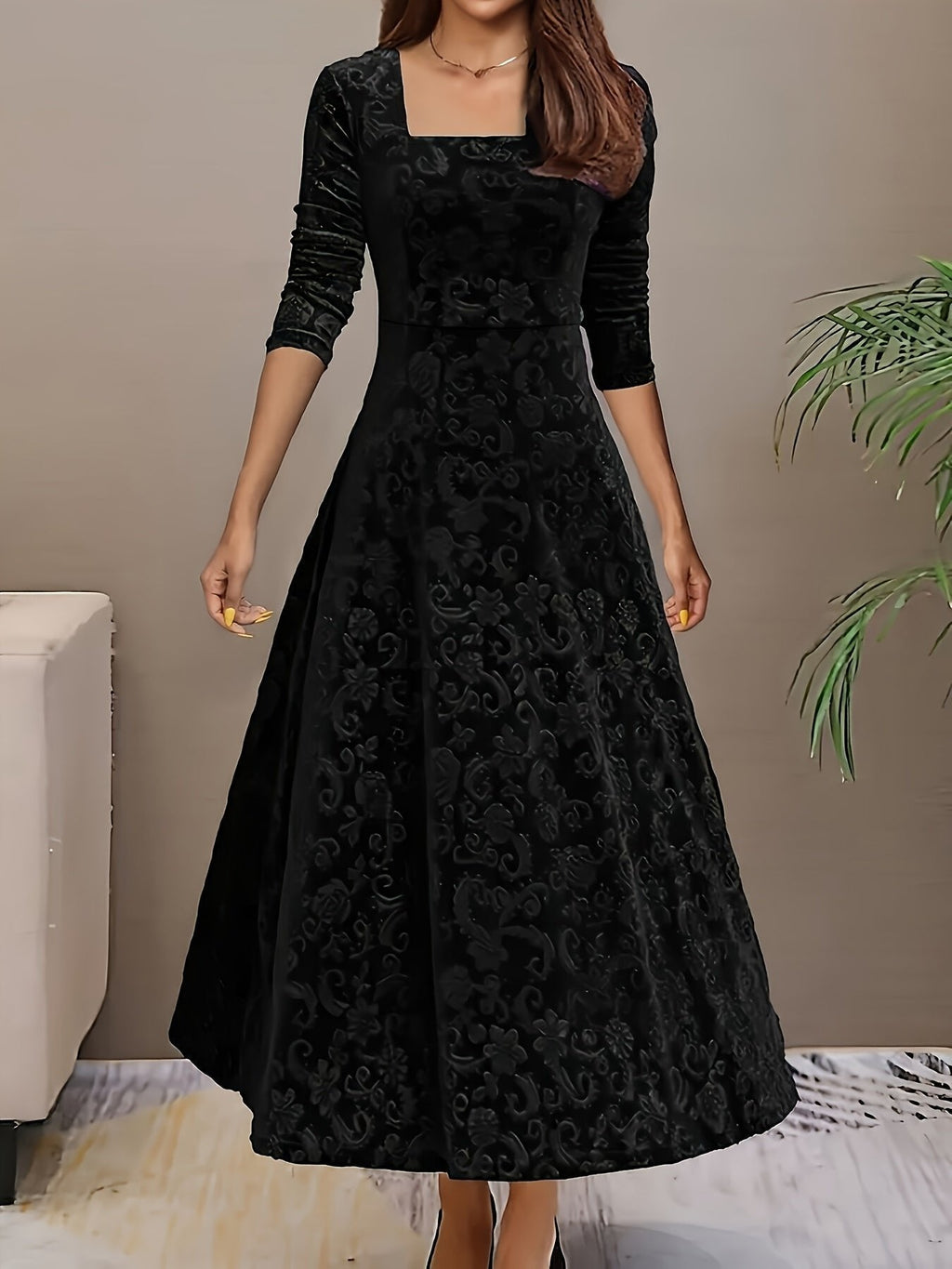 Nora | Robe en velours pour femmes, A-ligne, midi, robe à fleurs avec décolleté en V
