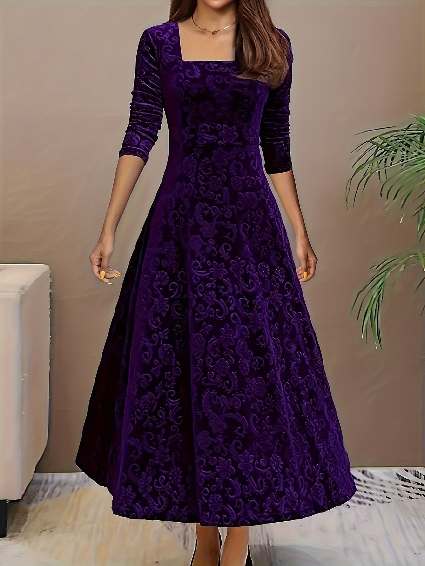 Nora | Robe en velours pour femmes, A-ligne, midi, robe à fleurs avec décolleté en V