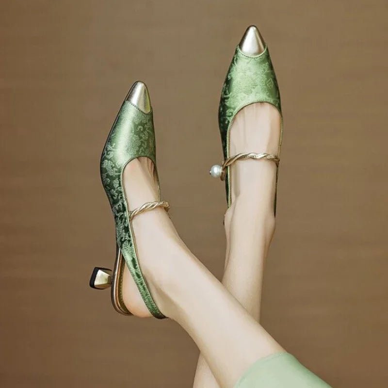 Amelie | Escarpins à talon kitten à brides arrière en jacquard avec ceinture à perles pour femmes