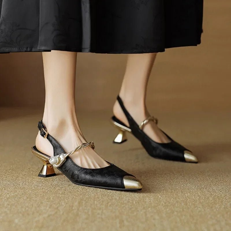 Amelie | Escarpins à talon kitten à brides arrière en jacquard avec ceinture à perles pour femmes