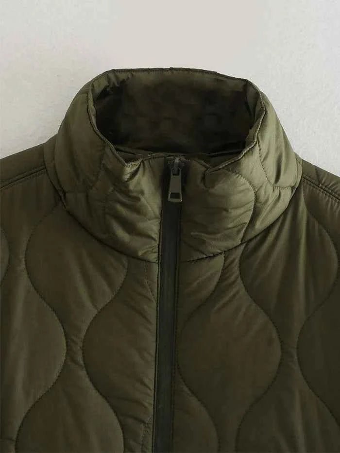 Veste Cape Matelassée pour Femmes avec Col Montant