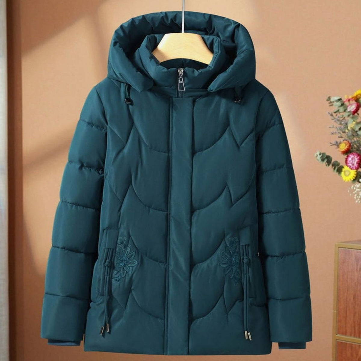 Frieda | Veste matelassée pour femmes avec capuche broderie florale manteau d'hiver cintré