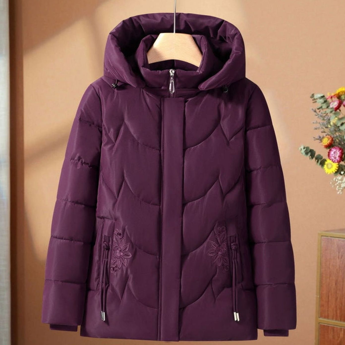 Frieda | Veste matelassée pour femmes avec capuche broderie florale manteau d'hiver cintré