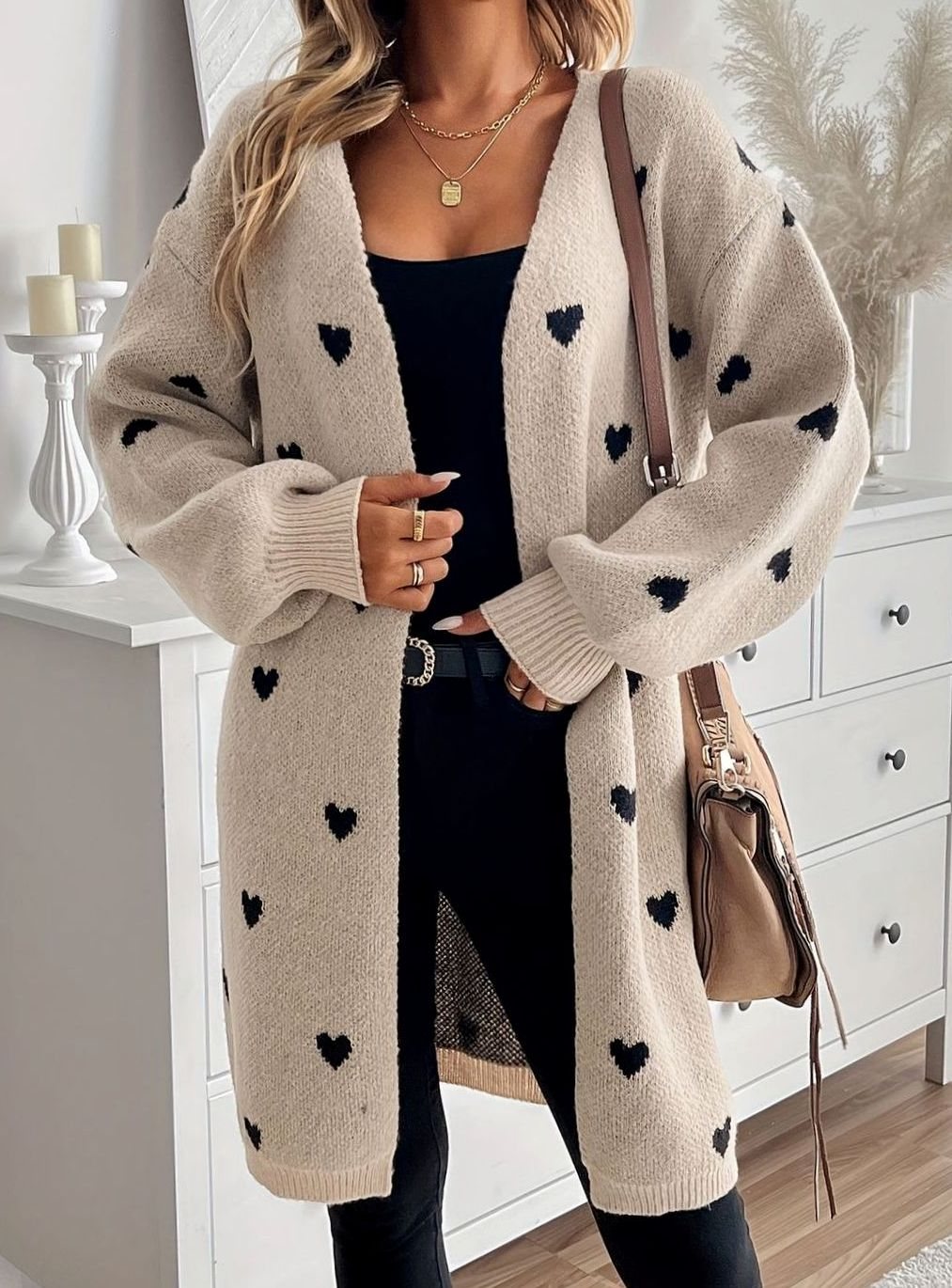 Lena | Cardigan pour femmes avec motif de cœurs, ouverture frontale, coupe oversize