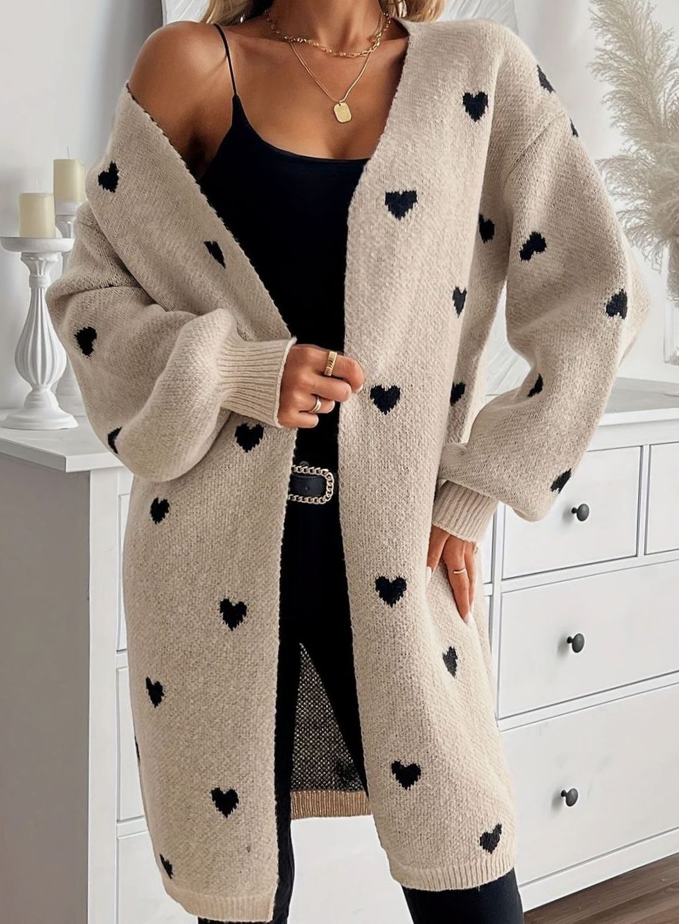 Lena | Cardigan pour femmes avec motif de cœurs, ouverture frontale, coupe oversize