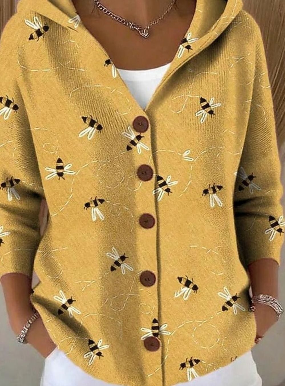 Clara | Veste en tricot pour femmes avec capuche Motif patchwork coloré Boutonnage