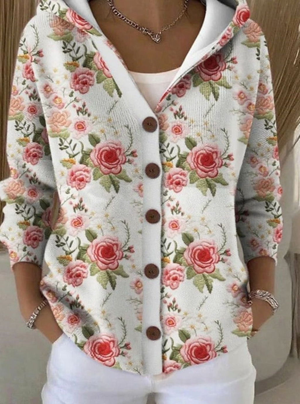 Clara | Veste en tricot pour femmes avec capuche Motif patchwork coloré Boutonnage