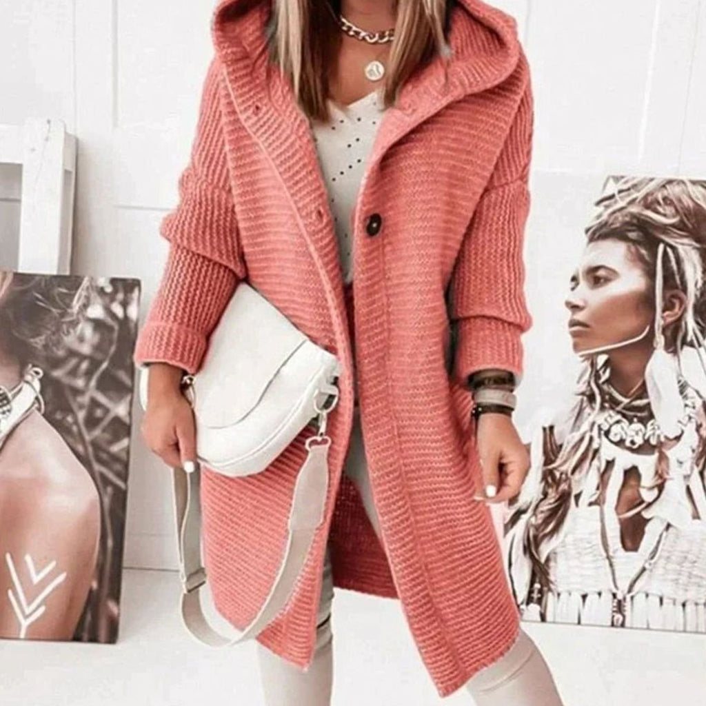 Annika | Veste en tricot pour femmes avec capuche et patte de boutonnage en coupe droite