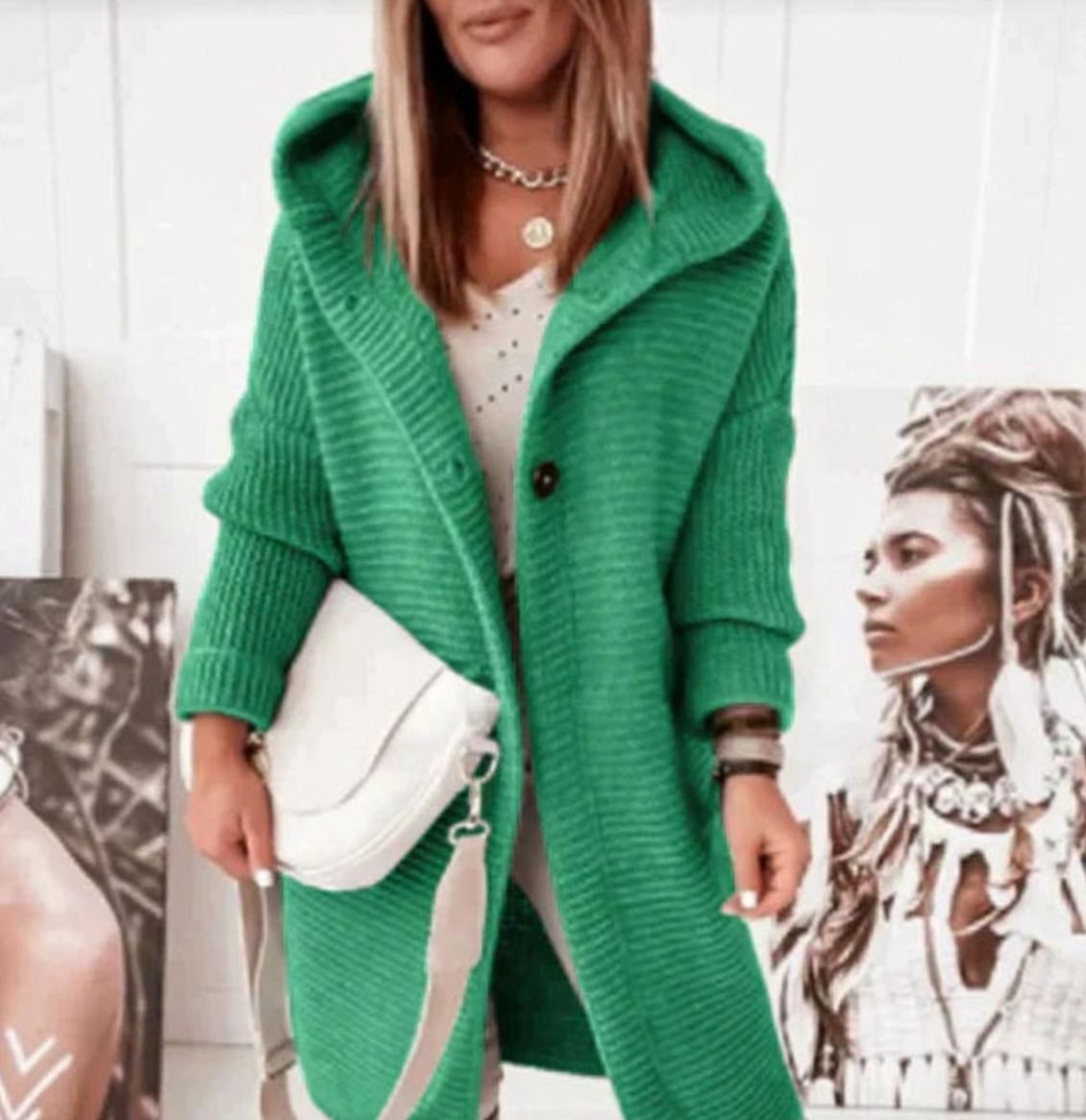 Annika | Veste en tricot pour femmes avec capuche et patte de boutonnage en coupe droite