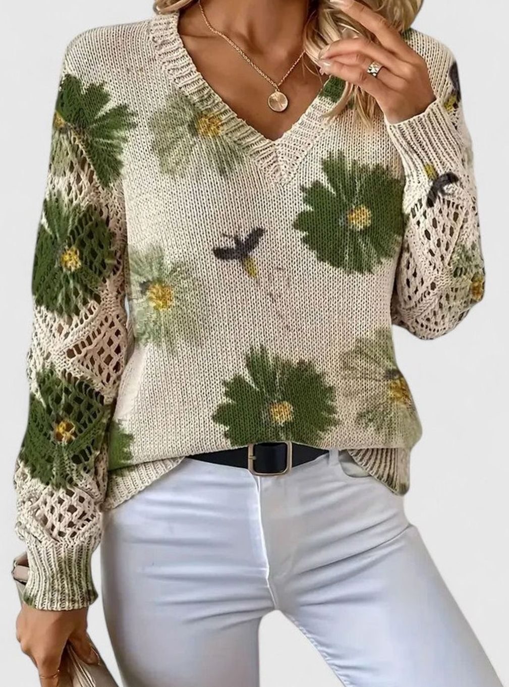 Clara | Pull en tricot pour femmes à motif floral, décolleté en V, manches ajourées