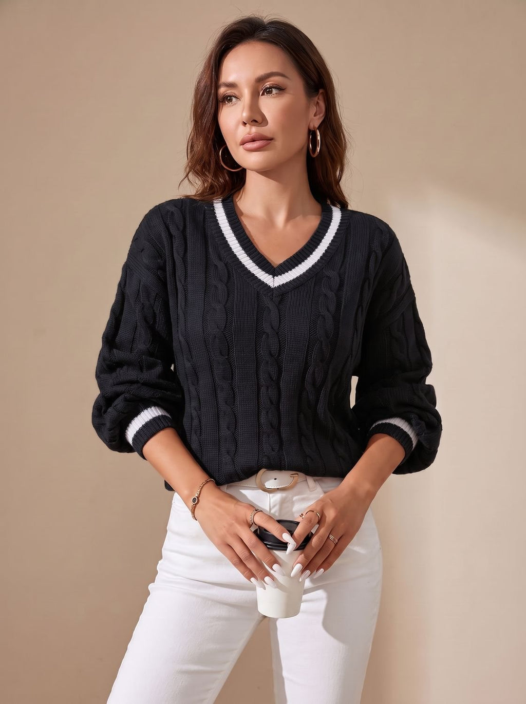 Johanna | Pull en tricot pour femmes avec motif torsadé et col en V à rayures contrastées