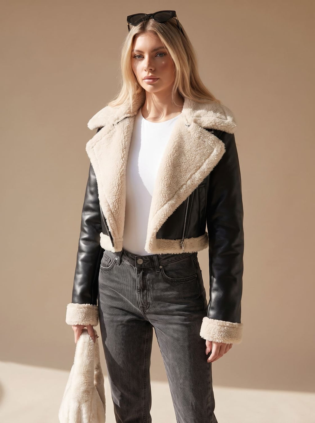 Annika | Veste en teddy pour femmes en fausse fourrure, manteau crop en simili cuir