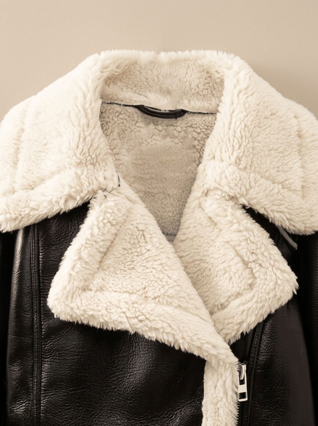 Annika | Veste en teddy pour femmes en fausse fourrure, manteau crop en simili cuir
