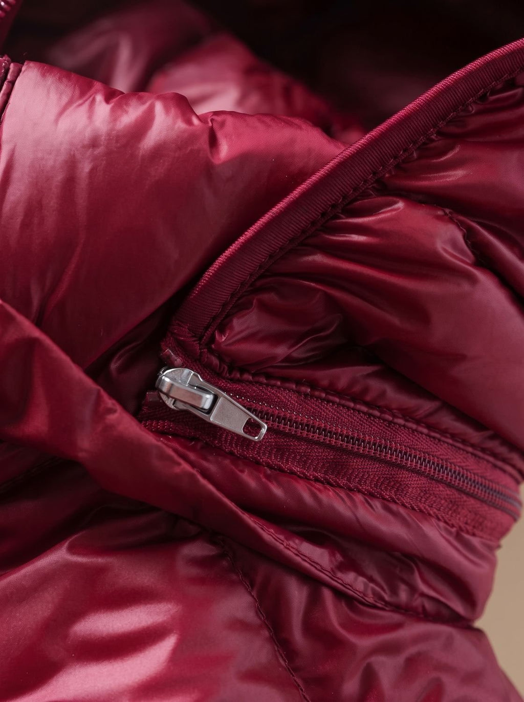 Nora | Veste d'hiver longue ultralégère pour femmes avec capuche et fermeture éclair