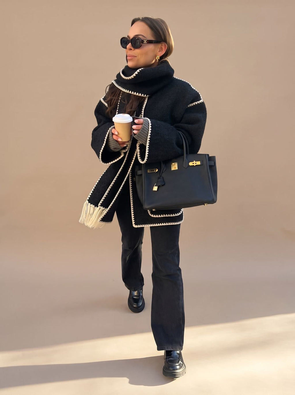 Clara | Manteau en laine pour femmes, cape avec bordures en crochet, manteau d'hiver