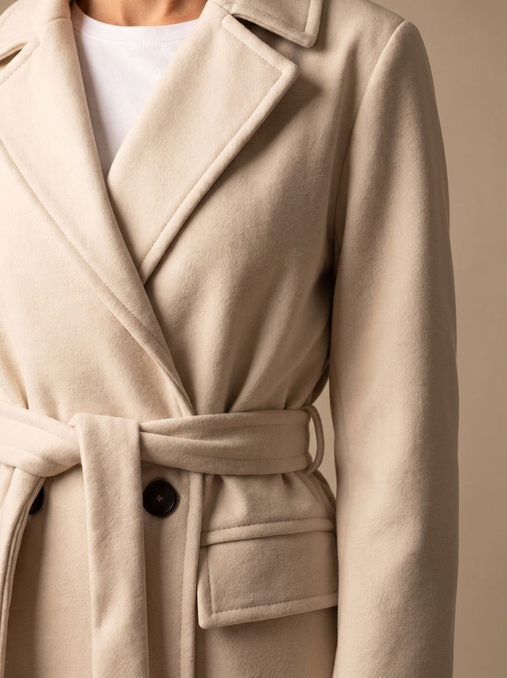Nora | Manteau en laine pour femmes avec ceinture à nouer, col à revers et patte de boutonnage