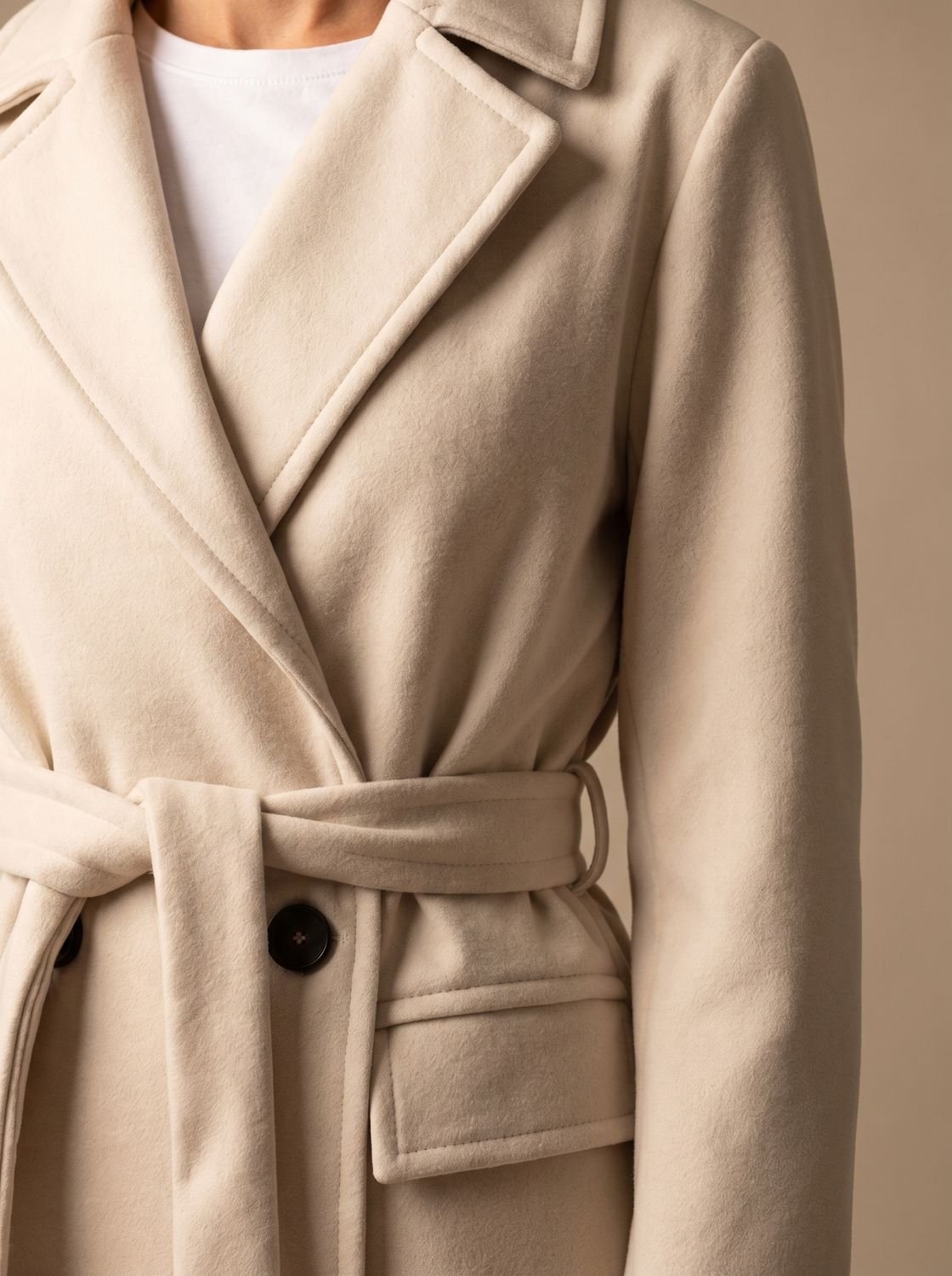 Nora | Manteau en laine pour femmes avec ceinture à nouer, col à revers et patte de boutonnage