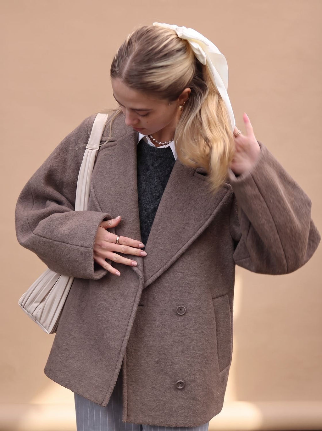 Lena | Manteau en laine pour femmes à double boutonnage, coupe oversized, manteau court avec revers