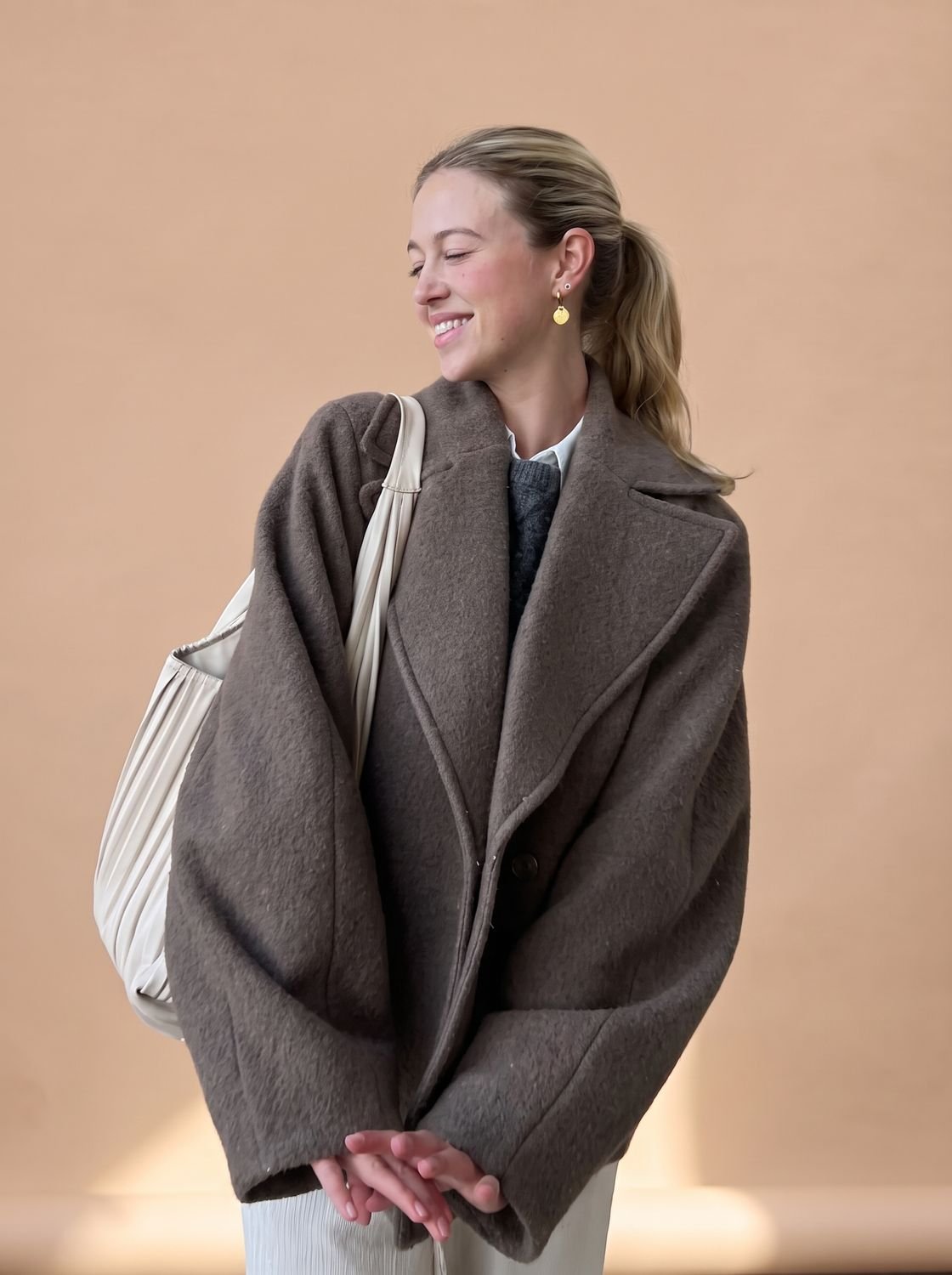Lena | Manteau en laine pour femmes à double boutonnage, coupe oversized, manteau court avec revers