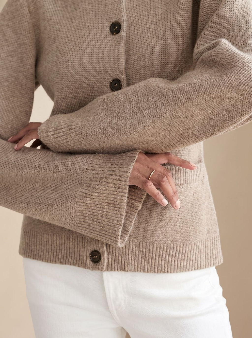 Marie | Veste en mélange de laine pour femmes avec boutons dorés, coupe décontractée