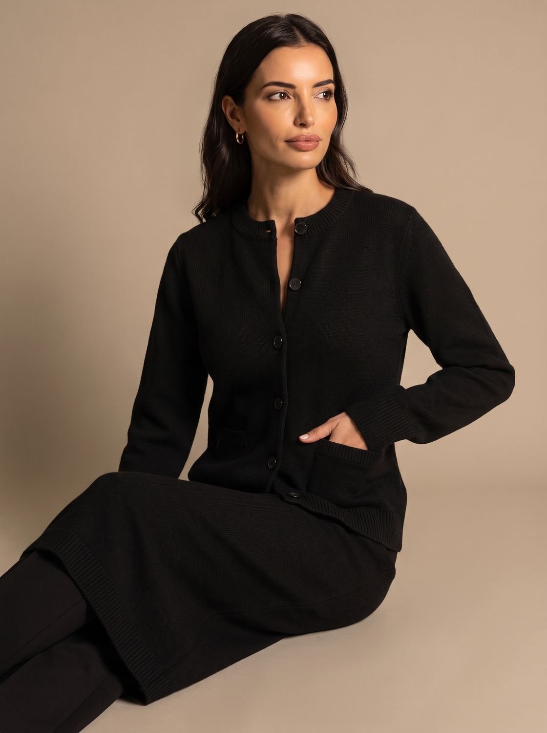 Marie | Veste en mélange de laine pour femmes avec boutons dorés, coupe décontractée