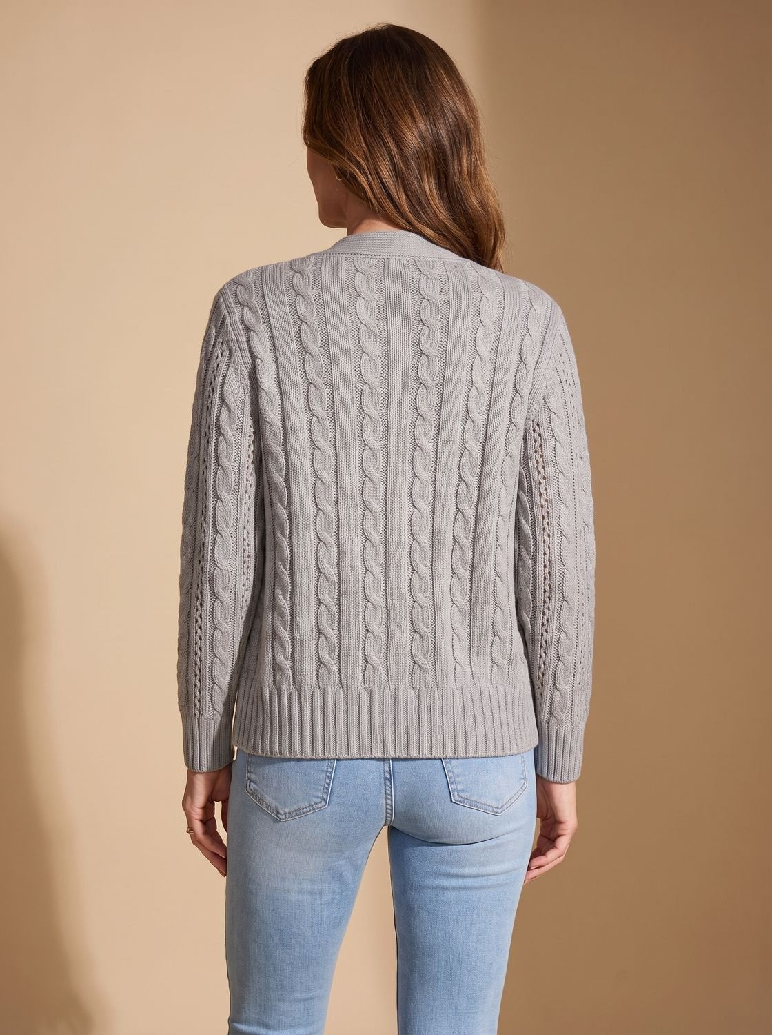 Mia | Gilet en tricot à motif torsadé pour femmes avec boutonnière et col rond