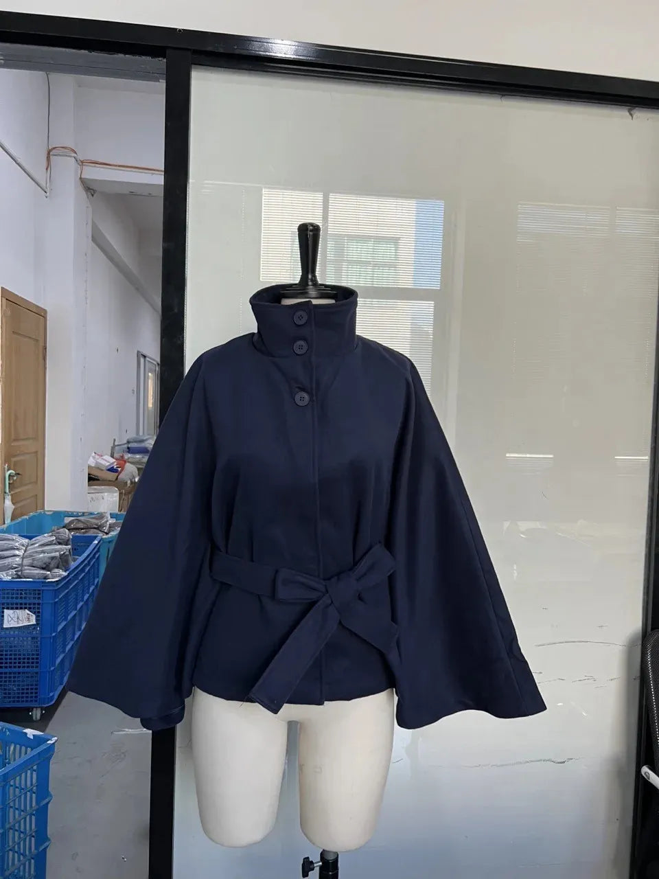 Manteau à col haut et ceinture pour femme | Hiver