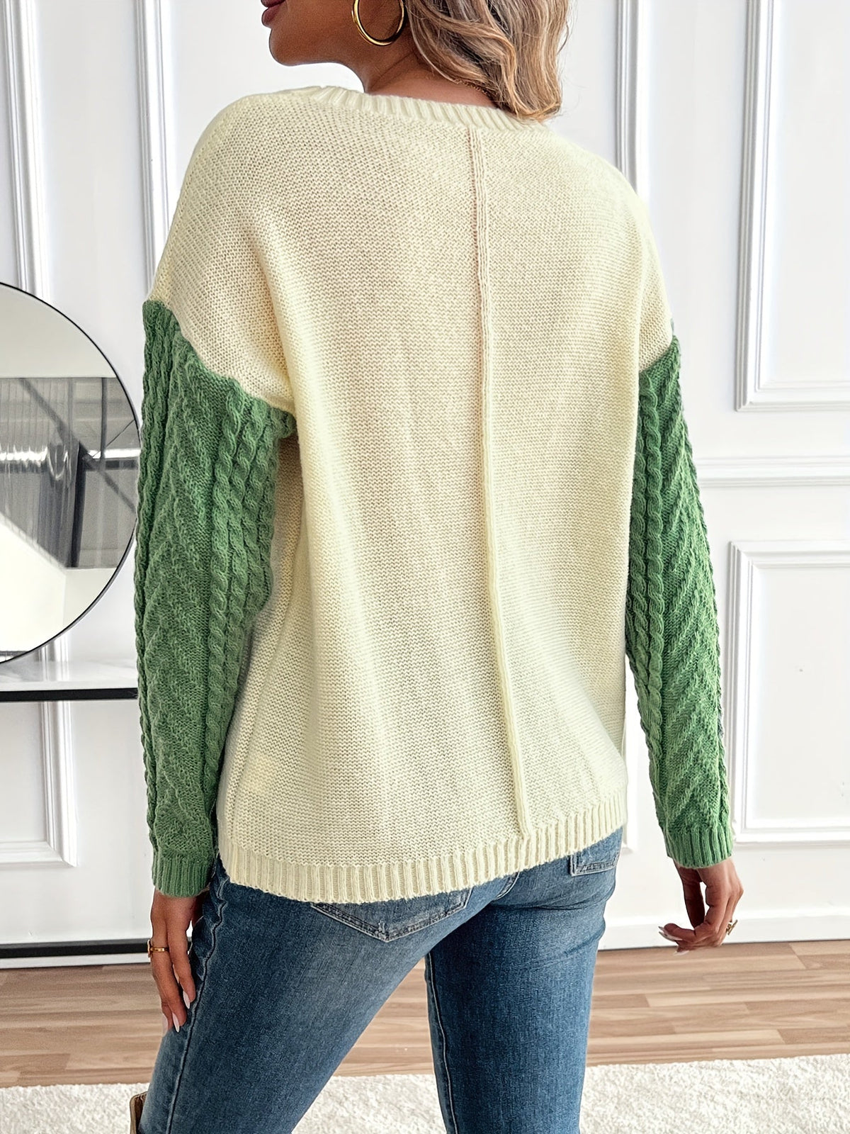 Delia | Pull femme à col rond et poche