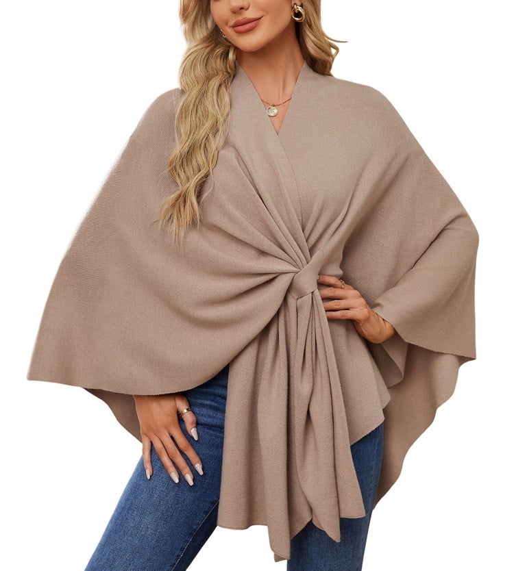 Poncho-châle luxueux et élégant pour un style superposé