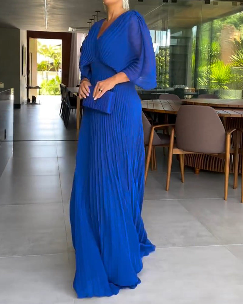 Robe plissée cintrée à la taille