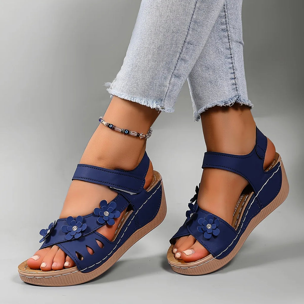 Ambella | Sandales fleuries confortables avec talon compensé