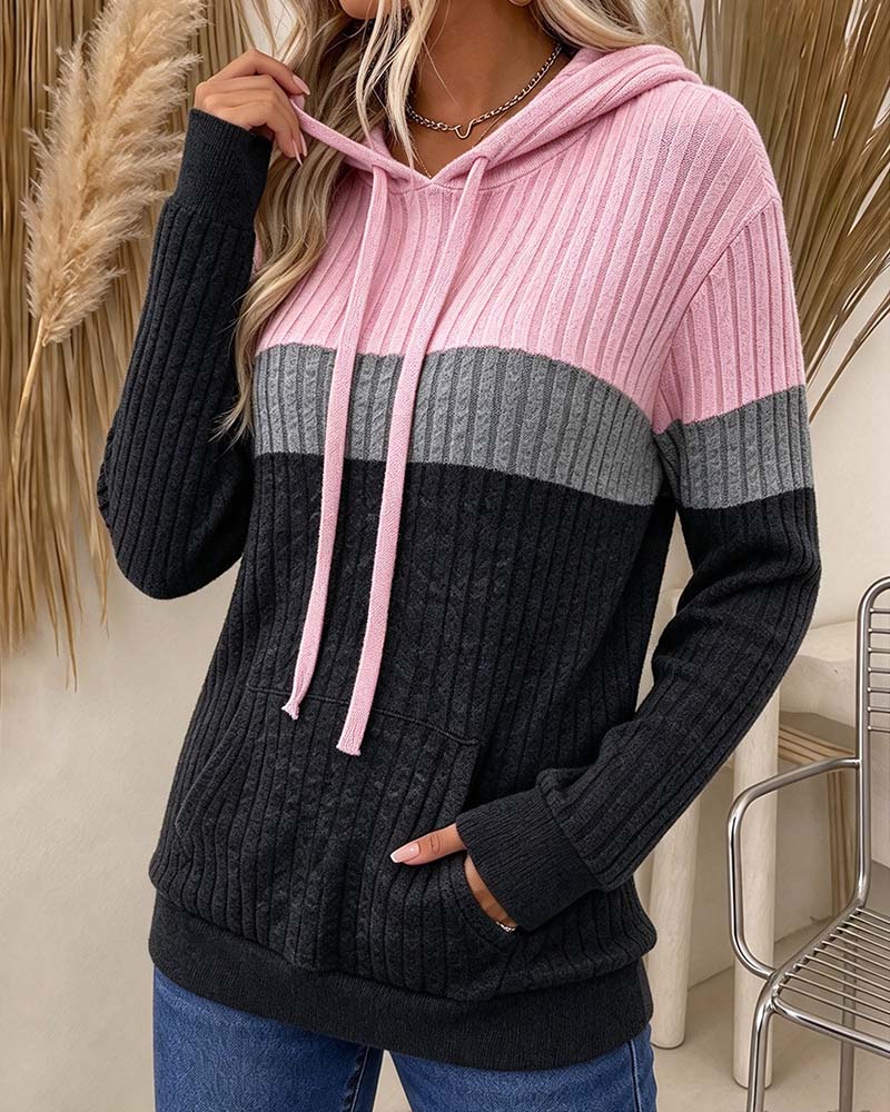 Hoodie à capuche côtelé avec poche contrastante