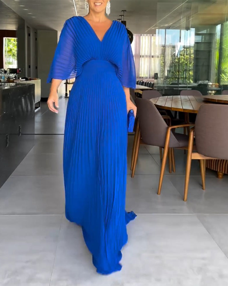 Robe plissée cintrée à la taille