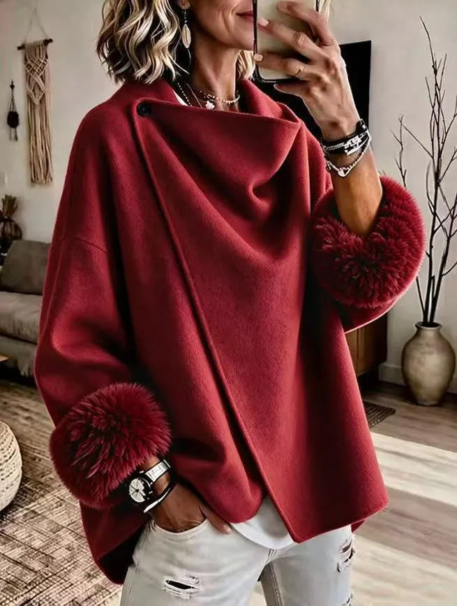 Veste femme drapée avec poignets en fausse fourrure