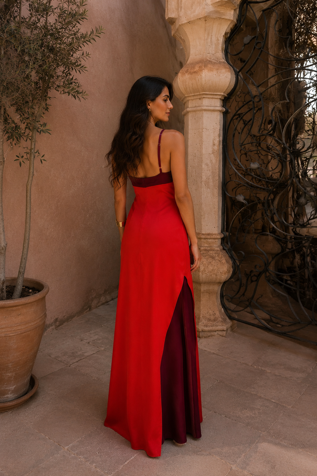 Robe maxi femme avec col halter et fente latérale
