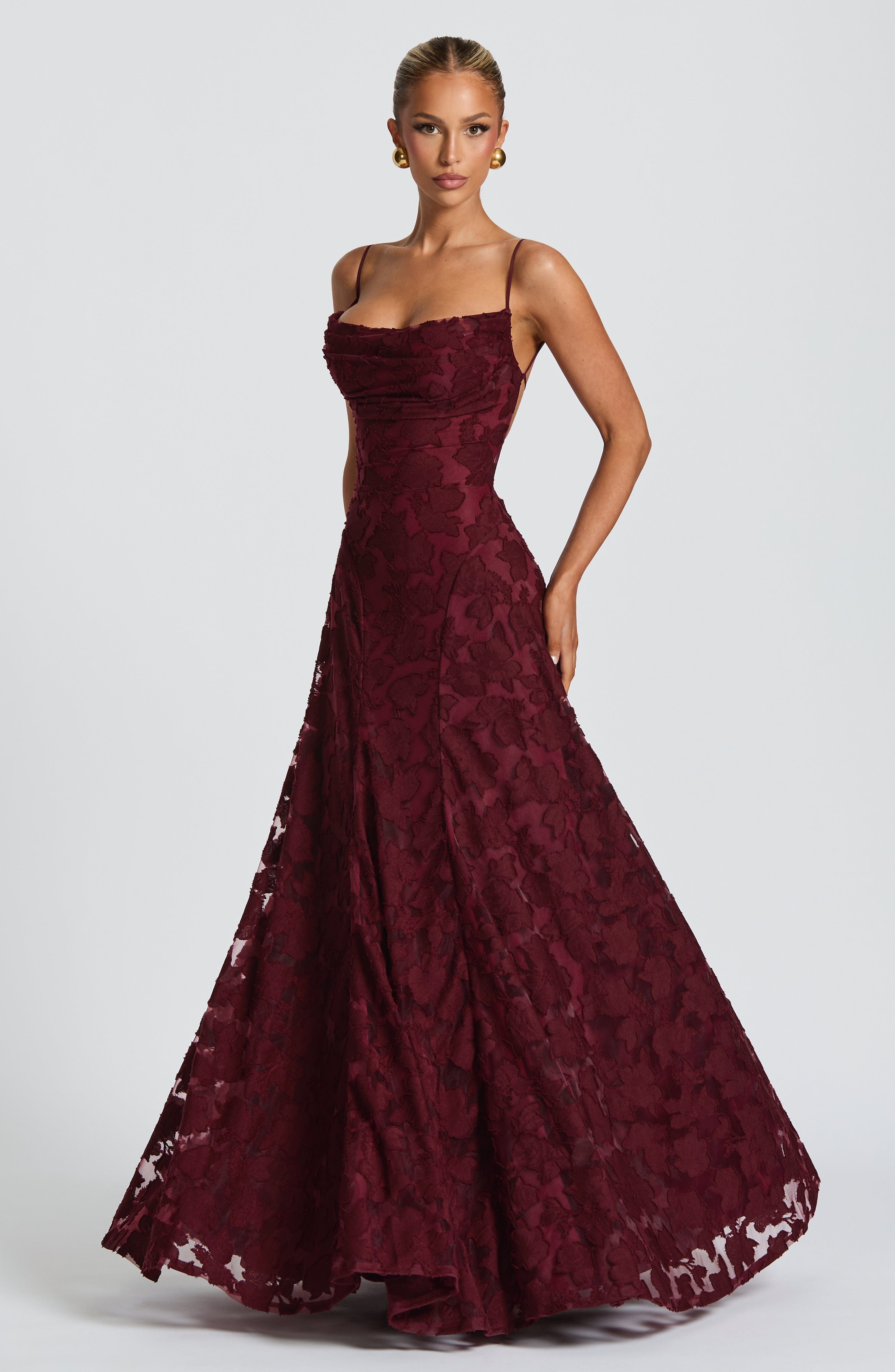 Robe maxi pour femmes avec détail lacé