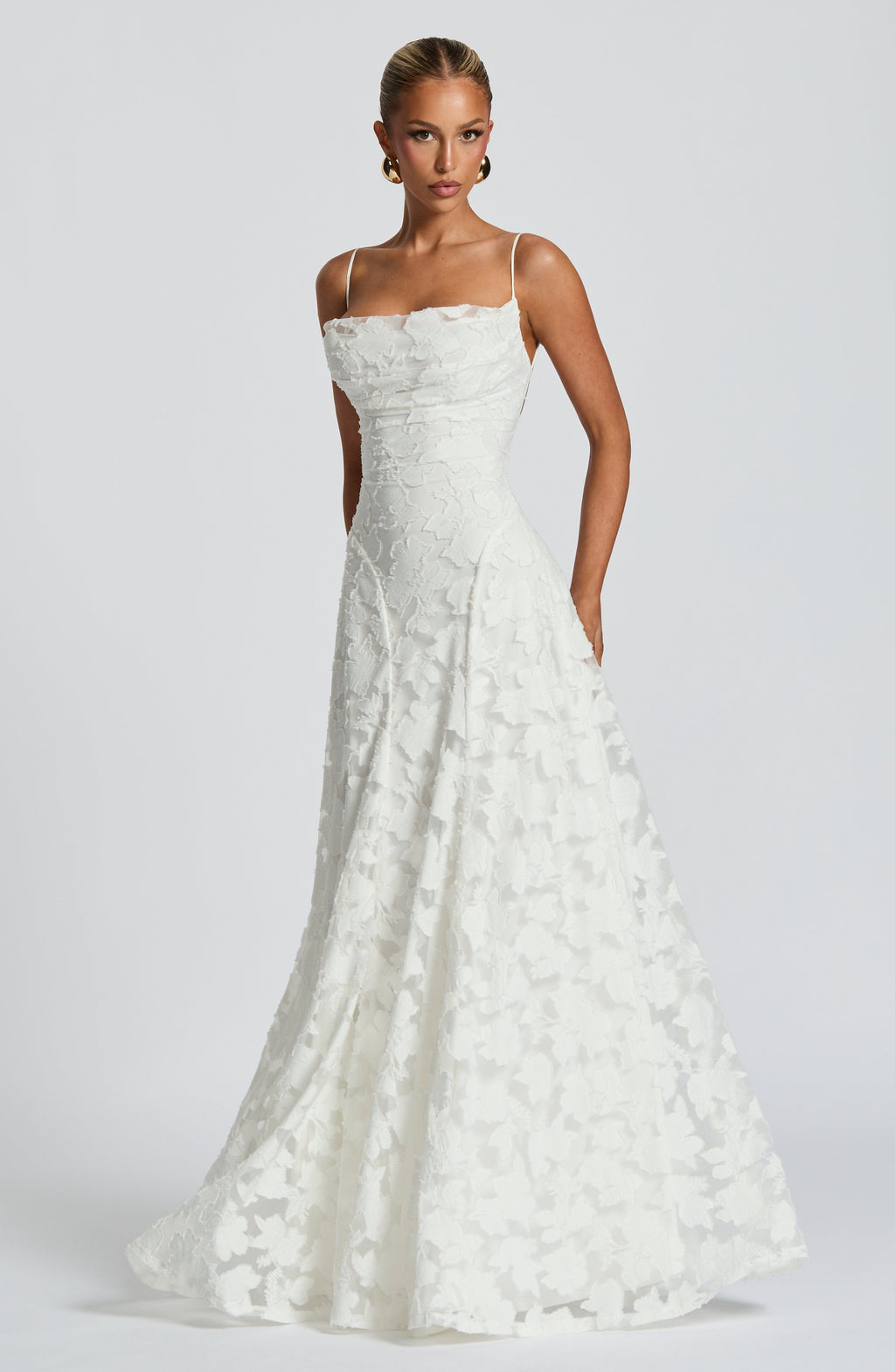 Robe maxi pour femmes avec détail à lacets