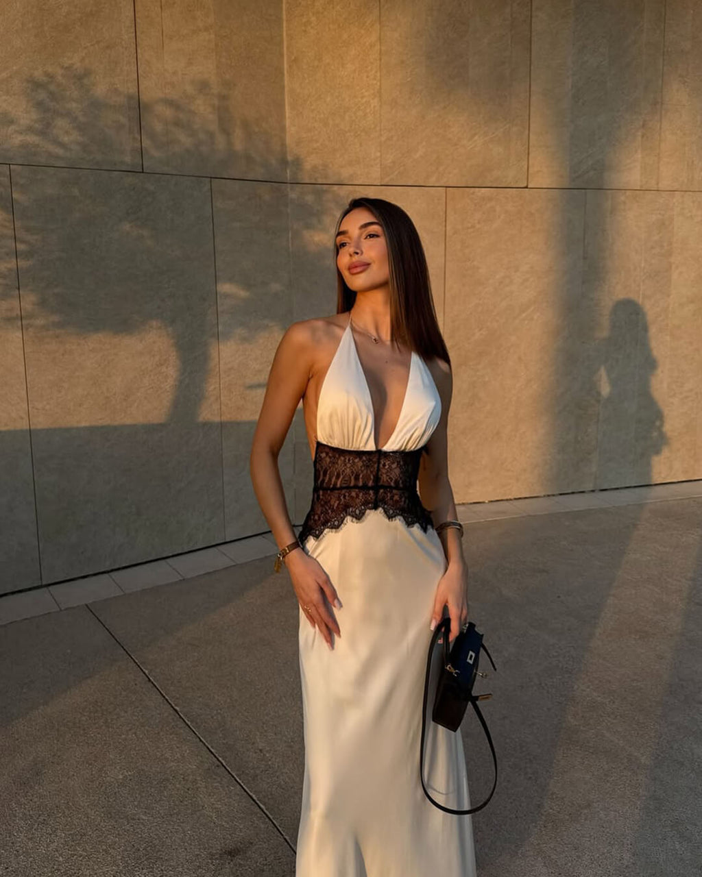 Robe Maxi Satin à Col Halter avec Panneau en Dentelle à la Taille